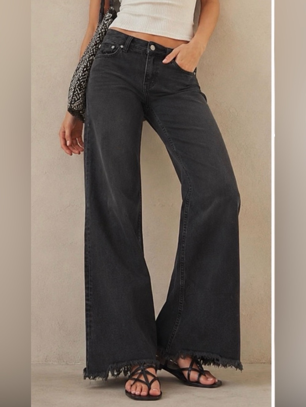 Free People mid-Rise flate Leg Black Jeans heavy fray bottoms 26